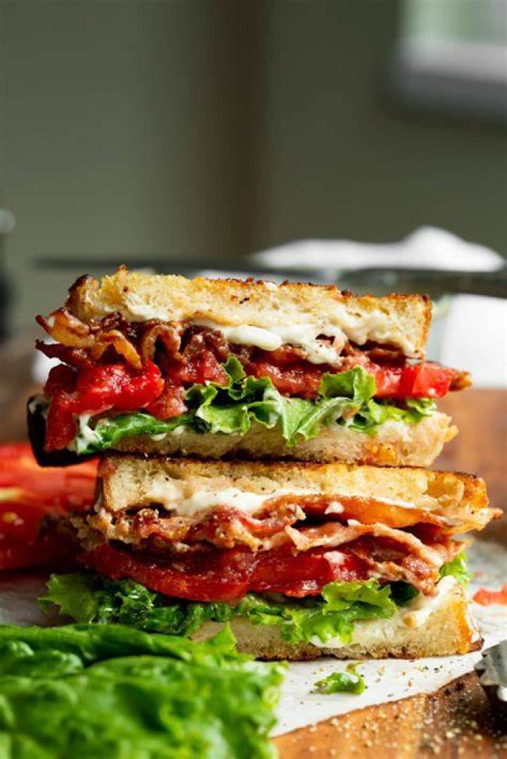 What do you put on a BLT?
